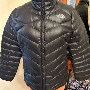 Women’s north face, quilted jacket, size medium